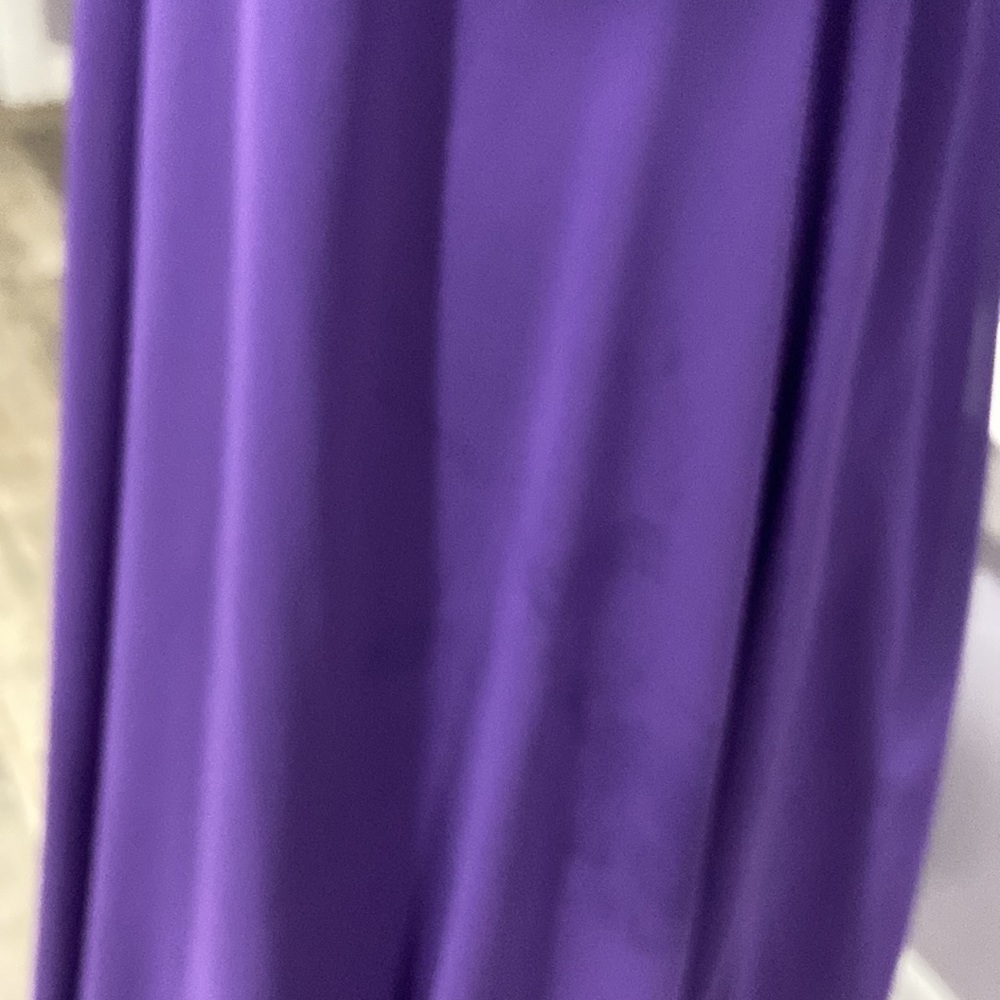 Night gown 💜 - Picture 6 of 10